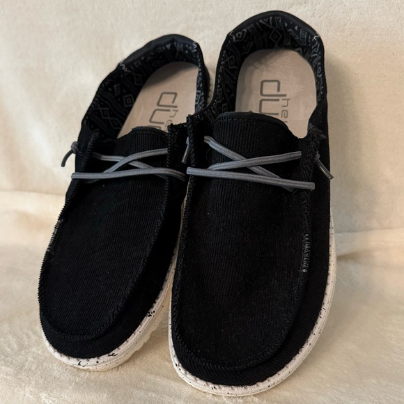 HeyDude Wendy Corduroy Black shoes - Picture 4 of 6